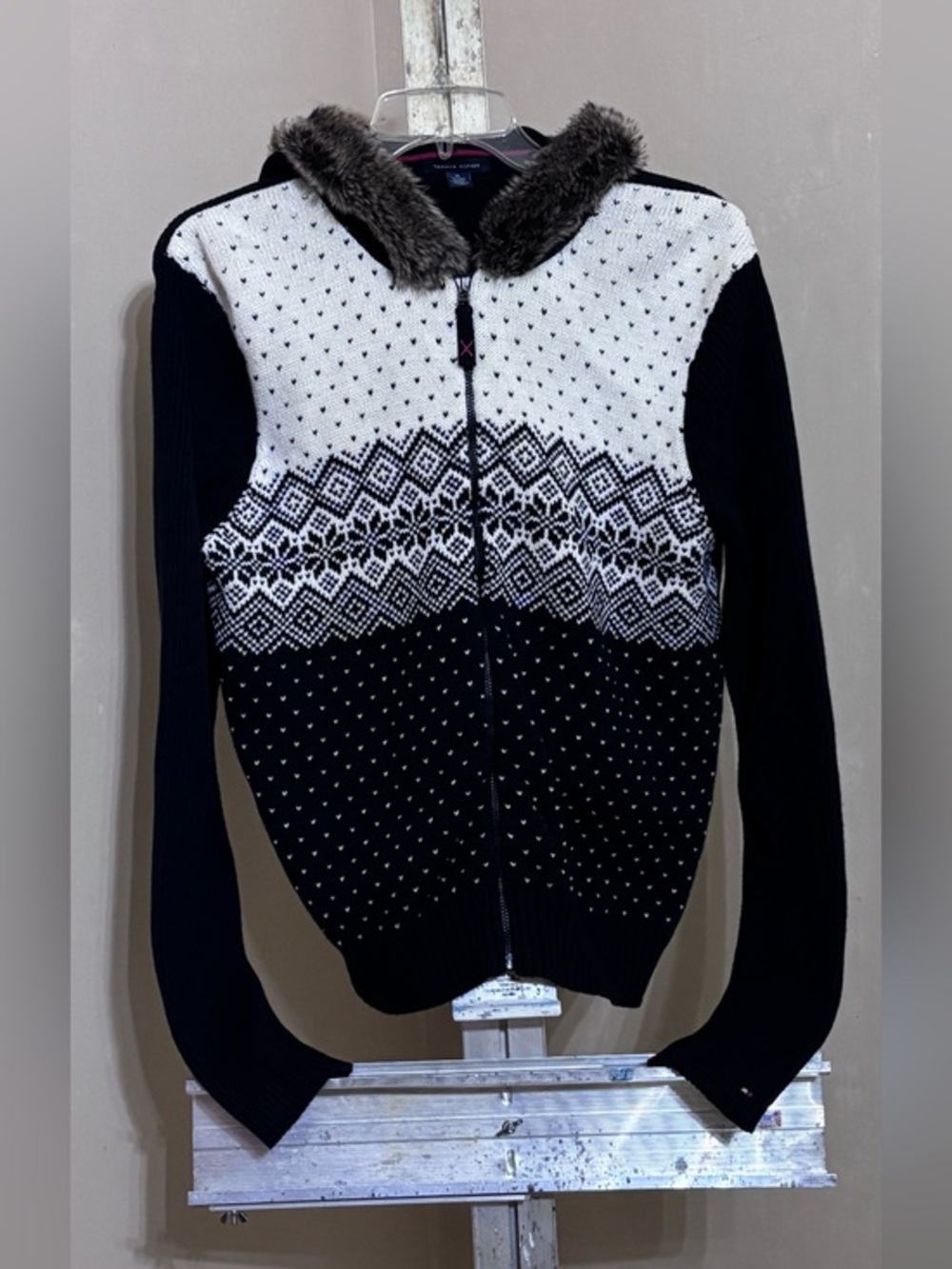 Tommy Hilfiger Black & White Fair Isle Zip Cardigan with Faux-Fur Collar Sz XL